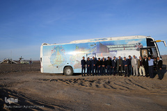 بازدید کاروان قرآنی انقلاب از صحرای طبس محل سقوط هلکوپترهای آمریکایی