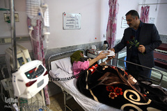 عیادت کاروان قرآنی انقلاب از بیماران بیمارستان بوعلی بیرجند