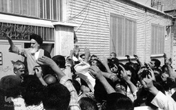 روزشمار انقلاب؛ امام خمینی(ره) از پاریس تا تهران