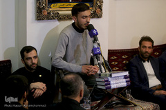 محفل انس با قرآن کاروان قرآنی انقلاب در منزل قاری شهید منا، مهاجر الی الله محسن حاجی حسنی کارگر 