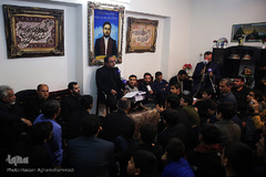 محفل انس با قرآن کاروان قرآنی انقلاب در منزل قاری شهید منا، مهاجر الی الله محسن حاجی حسنی کارگر 