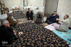 عیادت اعضای کاروان قرآنی انقلاب از استاد وحید مجتهدزاده، پیشکسوت قرآنی 