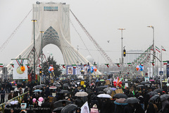 شکوه چهل سالگی/ تهران خیابان آزادی