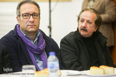 از راست مجید مجیدی و رضا میرکریمی در بیست‌و‌سومین آیین تکریم از خادمان قرآن کریم