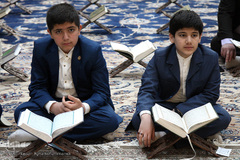 بخش رقابت‌های قرائت برادران سیزدهمین جشنواره قرآنی مدهامتان در حرم امام خمینی(ره)