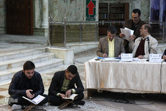 بخش رقابت‌های قرائت برادران سیزدهمین جشنواره قرآنی مدهامتان در حرم امام خمینی(ره)