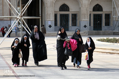 بخش رقابت‌های حفظ قرآن خواهران سیزدهمین جشنواره قرآنی مدهامتان در حرم امام خمینی(ره)