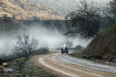 روستای محروم ده دیک شیمبار در منطقه اندیکا استان خوزستان قرار دارد، در فواصل زمانی مختلف کمیته امداد امام خمینی(ره) به مردم این روستا کمک‌رسانی می‌کند.