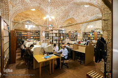 در این حوزه علمیه علاوه بر دروس حوزه علمیه برنامه‌هایی چون روش پژوهش، داستان نویسی، مقاله نویسی، حلقه‌های مطالعاتی، دیدار با اساتید و نخبگان حوزوی و دانشگاهی نیز برگزار می‌شود.