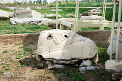 محوطه باستانی کاخ آپادانا و قلعه شاهی در شوش