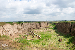 محوطه باستانی کاخ آپادانا و قلعه شاهی در شوش