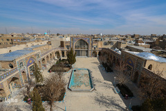 نمایی از مدرسه سپهدار که یکی از بناهای تاریخی باقیمانده از دوره قاجار است