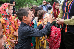 امداد فرهنگی به کودکان در مناطق سیل‌زده خوزستان
