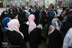 ادای احترام شرکت‌کنندگان در مسابقات بین‌المللی قرآن به امام راحل
