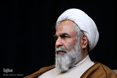 حجت‌الاسلام والمسلمین روح‌الله حسینیان، رئیس مرکز اسناد انقلاب اسلامی