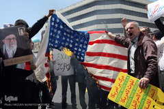 راهپیمایی نمازگزاران تهرانی در حمایت از بیانیه شورای عالی امنیت ملی