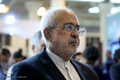 ابوالفضل بهرام‌پور در غرفه ایکنا در دوازدهمین روز از برگزاری بیست و هفتمین نمایشگاه بین المللی قرآن کریم