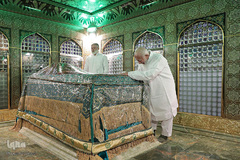 آیین غبارروبی مضجع مطهر رضوی