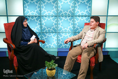 خبرنگاران مشغول کارند