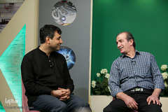 از راست جبار آذین زاده، نویسنده، منتقد و مدرس سینما و تلویزیون و عباس نعمتی نویسنده فیلمنامه «بوی باران»