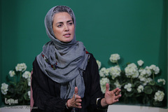 پانته‌آ سیروس، بازیگر در نشست بررسی سریال «بانوی سردار»