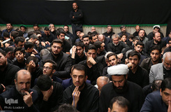 مراسم عزاداری شب تاسوعای حسینی در حسینه امام‌خمینی(ره)