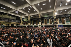 مراسم عزاداری شب تاسوعای حسینی در حسینه امام‌خمینی(ره)