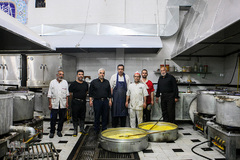 آیین سنتی نخل گردانی و عزاداری ظهر عاشورا در تکیه بزرگ تجریش