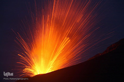 تصاویر حیرت انگیز از فوران آتشفشان‌ها