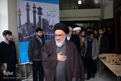  آیت الله مصطفی محقق داماد، استاد دانشگاه شهید بهشتی