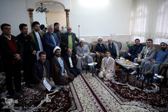 حضور جمعی از جامعه قرآنی در منزل حجت‌الاسلام والمسلمین محمدرضا شهید‌ی‌پور، پیشکسوت قرآنی