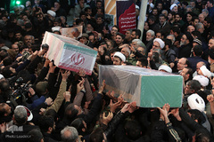 مراسم اقامه نماز بر پیکر مطهر سپهبد شهید حاج قاسم سلیمانی و همرزمان شهیدش با حضور رهبر معظم انقلاب