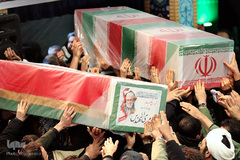 مراسم اقامه نماز بر پیکر مطهر سپهبد شهید حاج قاسم سلیمانی و همرزمان شهیدش با حضور رهبر معظم انقلاب