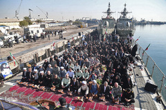 محفل انس با قرآن کاروان قرآنی انقلاب بر عرشه ناو شکن سهند نیروی دریایی ارتش