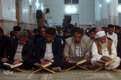 محفل انس با قرآن کاروان قرآنی انقلاب در مسجد جامع اهل سنت جاسک