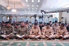 محفل انس با قرآن کاروان قرآنی انقلاب در جمع کارکنان منطقه دوم نیروی دریایی ارتش