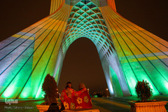 نور افشانی میدان آزادی به مناسبت سالروز پیروزی انقلاب اسلامی