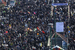 حماسه یوم الله ۲۲ بهمن از نمای برج آزادی