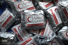 بازدید خبرنگاران از خط تولید لوازم بهداشتی هلال احمر ایران