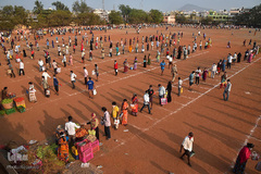 رعایت فاصله ایمنی در کشورهای مختلف