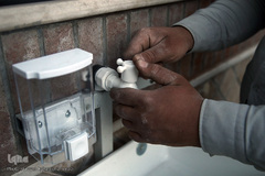 نصب روشویی در معابر عمومی برای شکست کرونا با همت گروه جهادی شهید ابراهیم هادی