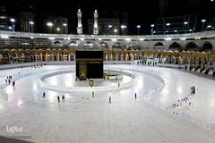 اقامه نماز در کنار کعبه با حفظ فاصله اجتماعی