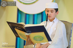 جزءخوانی قاریان نونهالان در حرم علوی