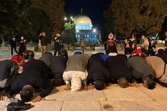 بازگشایی مسجد الاقصی در بیت المقدس بر روی نمازگزاران فلطسینی بعد از ۶۰روز ممنوعیت ورود و اقامه نماز