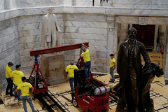 سرنگونی مجسمه استعمارگران در اعتراضات ضد نژادپرستی شهرهای مختلف آمریکا، اروپا و سایر نقاط جهان