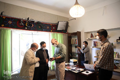 بازدید شیخ اکبری، مدیر شبکه قرآن و معارف سیما از پشت صحنه مجموعه تلویزیونی «یکی بود، یکی نبود»