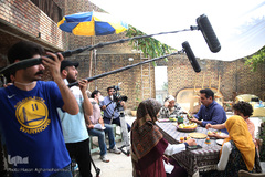 بازدید شیخ اکبری، مدیر شبکه قرآن و معارف سیما از پشت صحنه مجموعه تلویزیونی «یکی بود، یکی نبود»