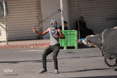 یورش نظامیان صهیونیست به مراسم تشییع پیکر شهید «ابراهیم مصطفی ابویعقوب» در شهرک «کفل حارس» کرانه باختری رود اردن