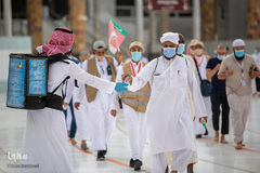 طواف وداع حجاج بیت االله الحرام در آخرین روز حج تمتع ۱۴۴۱