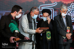 آیین "سلام بر محرم"، تعویض مرتفع ترین پرچم کشور